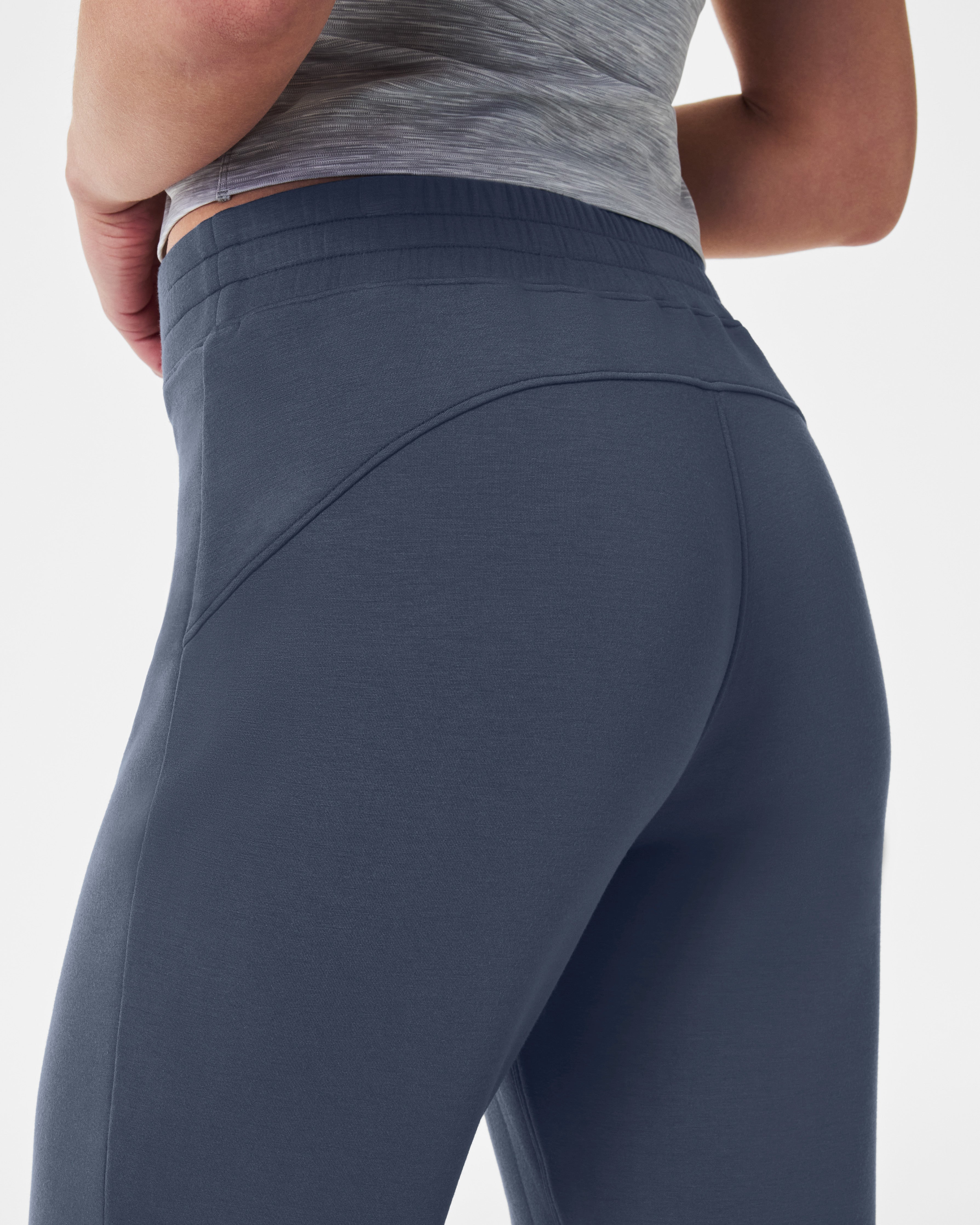 SPANX AirEssentials® Tapered Pant | Dark Storm